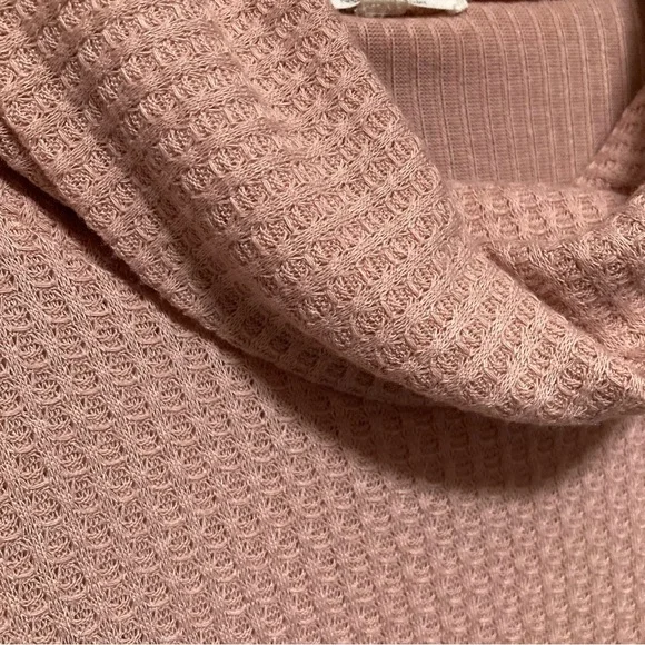 Women’s Ultra Flirt Light Pink Waffle Knit Cowl Neck Sweater Size Small - Picture 5 of 7